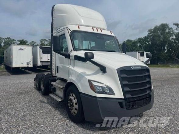 Freightliner CASCADIA 116 Vlačilci