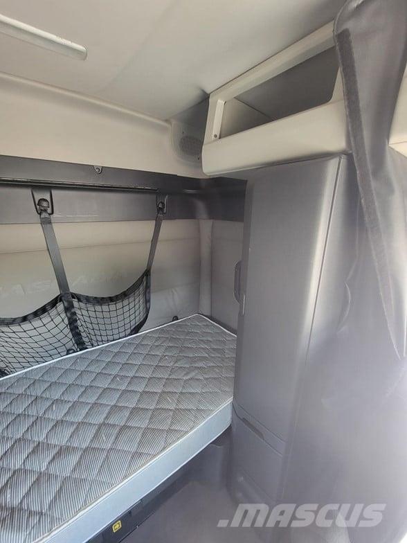 Freightliner CASCADIA 116 Vlačilci