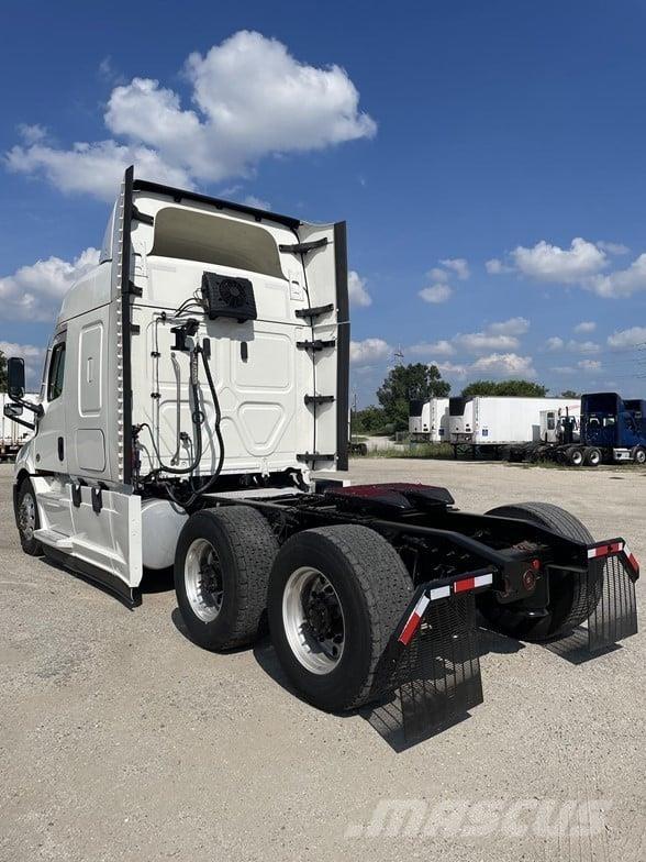Freightliner CASCADIA 116 Vlačilci