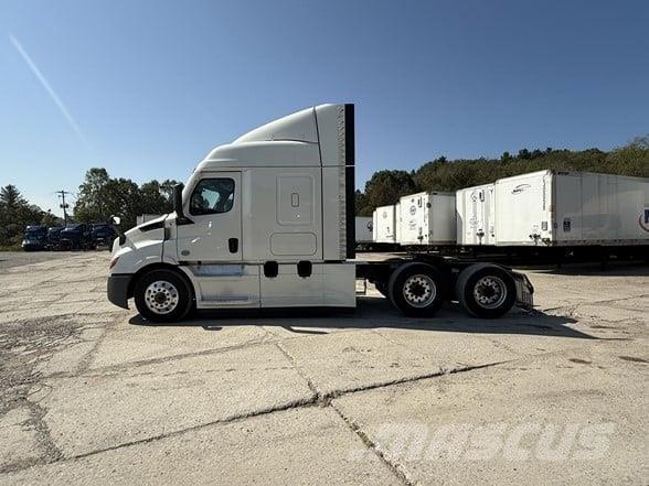 Freightliner CASCADIA 116 Vlačilci