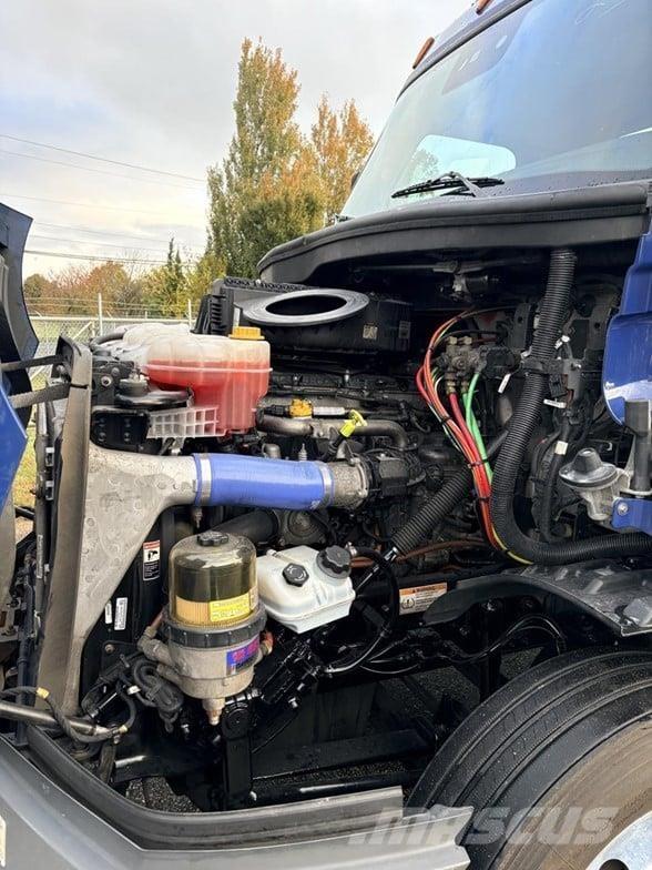 Freightliner CASCADIA 116 Vlačilci