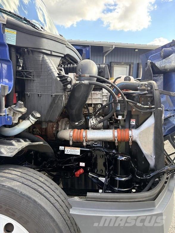 Freightliner CASCADIA 116 Vlačilci