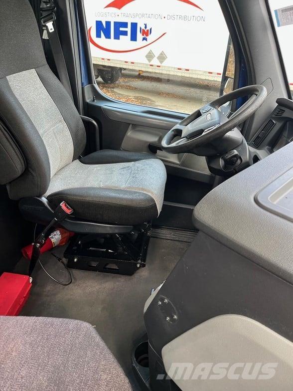 Freightliner CASCADIA 116 Vlačilci