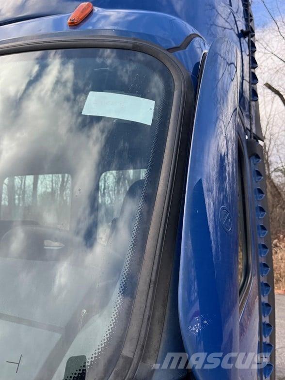 Freightliner CASCADIA 116 Vlačilci