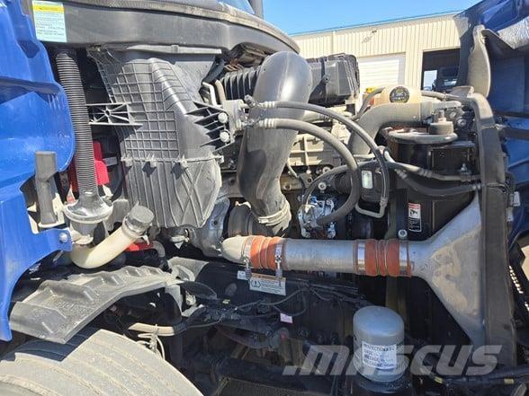 Freightliner CASCADIA 116 Vlačilci