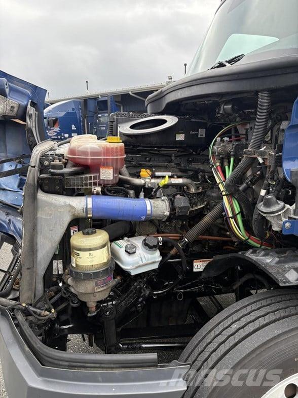 Freightliner CASCADIA 126 Vlačilci