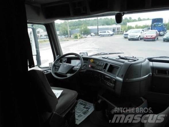Volvo VNL64T860 Vlačilci