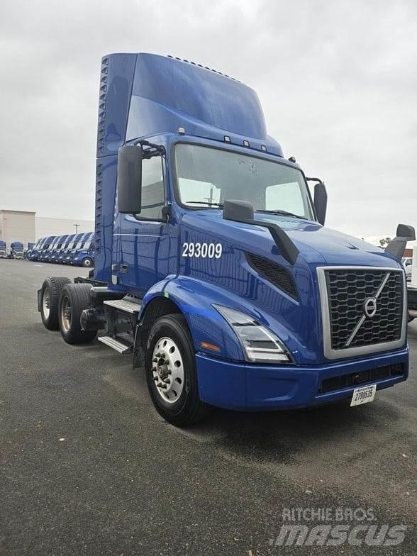 Volvo VNR64T300 Vlačilci