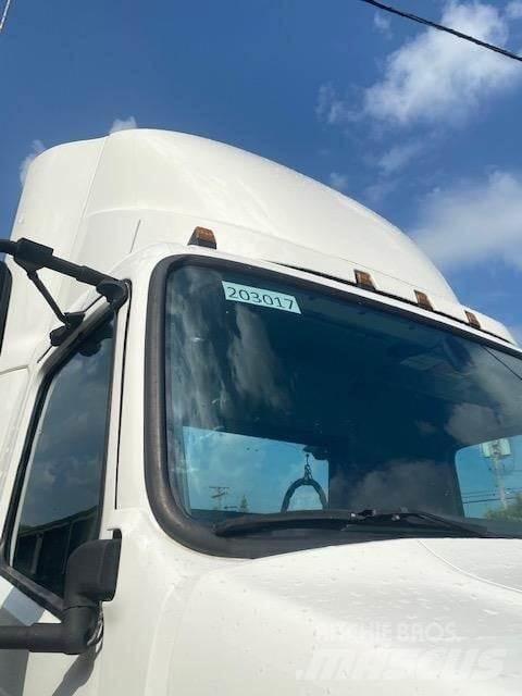 Volvo VNR64T300 Vlačilci