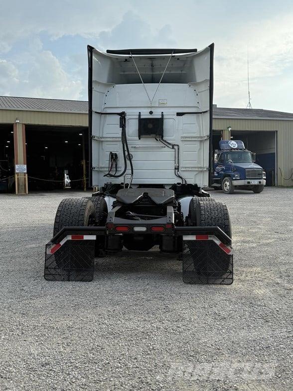 Volvo VNR64T640 Vlačilci