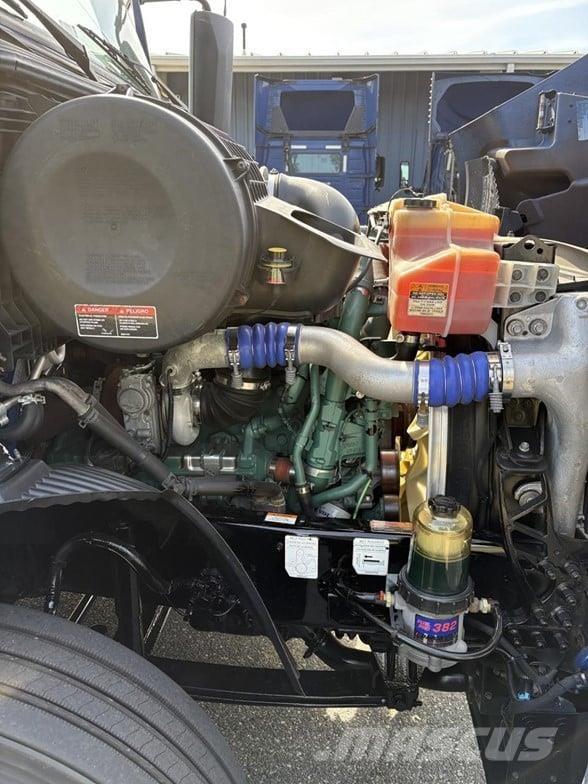 Volvo VNR64T640 Vlačilci