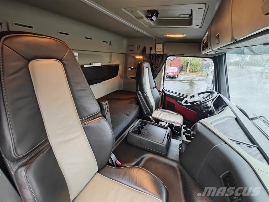 Volvo FM330 Tovornjaki zabojniki