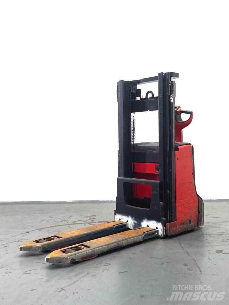 Linde D06-1160 Ročni električni viličar