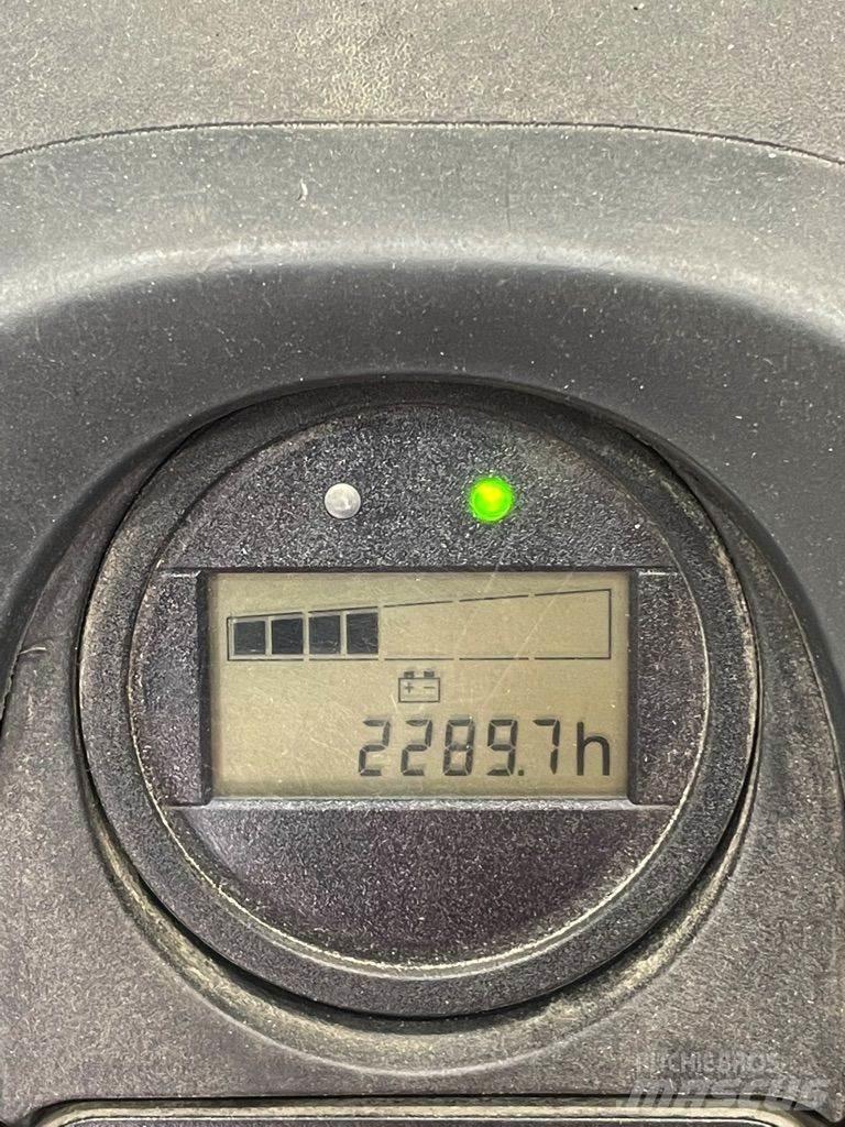 Linde D06-1160 Ročni električni viličar
