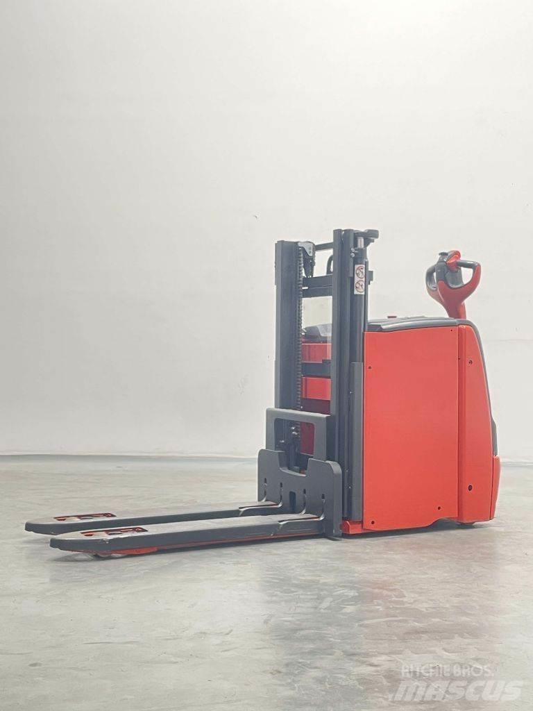 Linde D10 ACC-1163 Ročni električni viličar