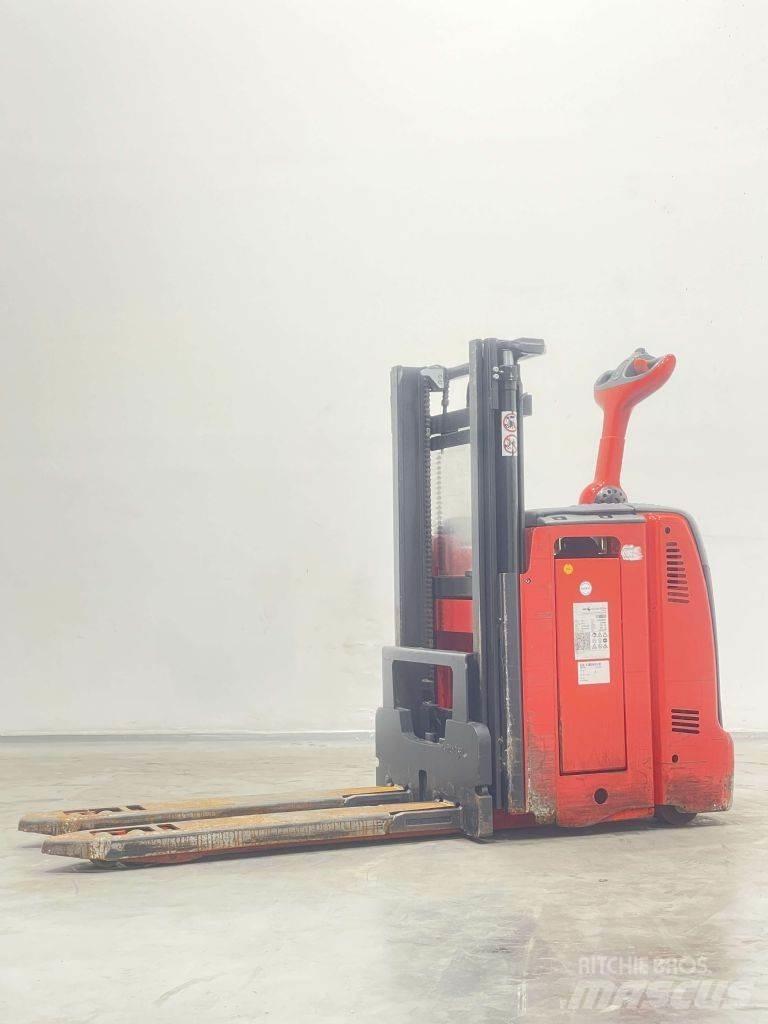 Linde D12-133 Ročni električni viličar