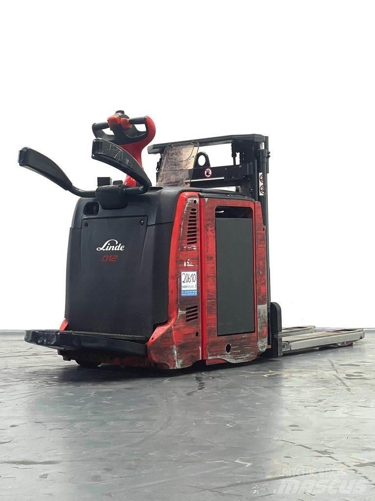 Linde D12AP-133 Ročni električni viličar