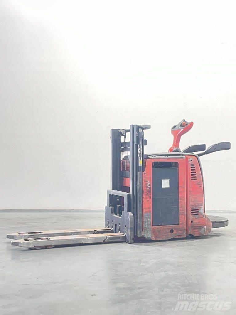 Linde D12AP-133 Ročni električni viličar