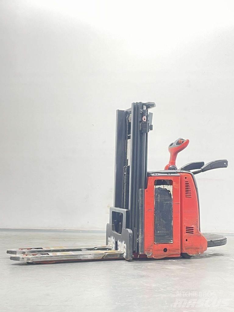 Linde D12AP-133 Ročni električni viličar