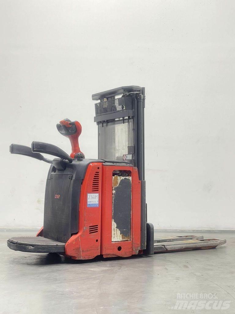 Linde D12AP-133 Ročni električni viličar