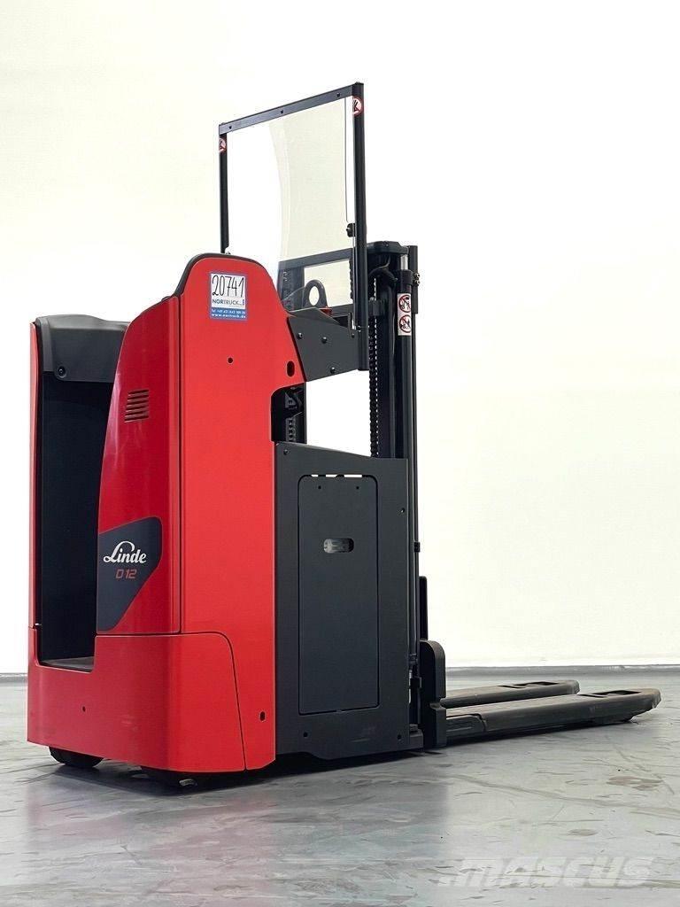 Linde D12SF-1164 Ročni električni viličar