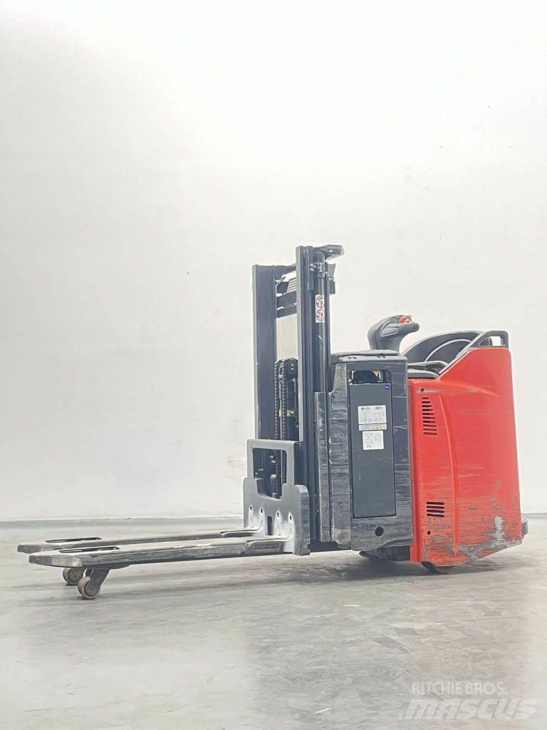 Linde D12SP-133 Ročni električni viličar