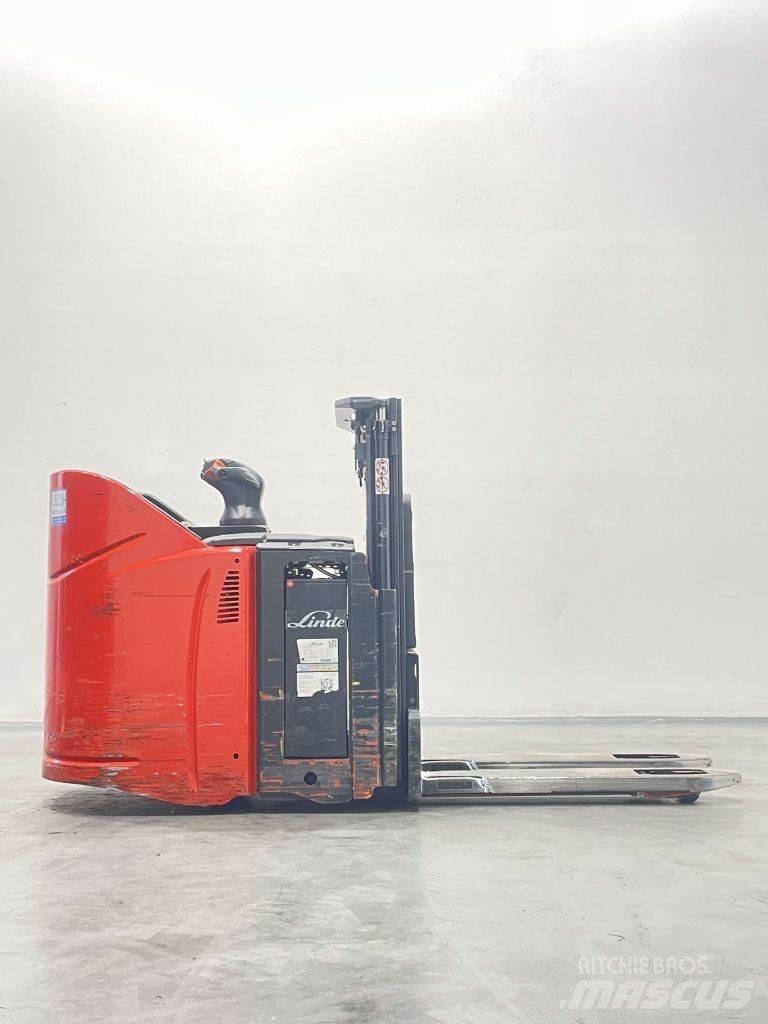 Linde D12SPHP-133 Ročni električni viličar