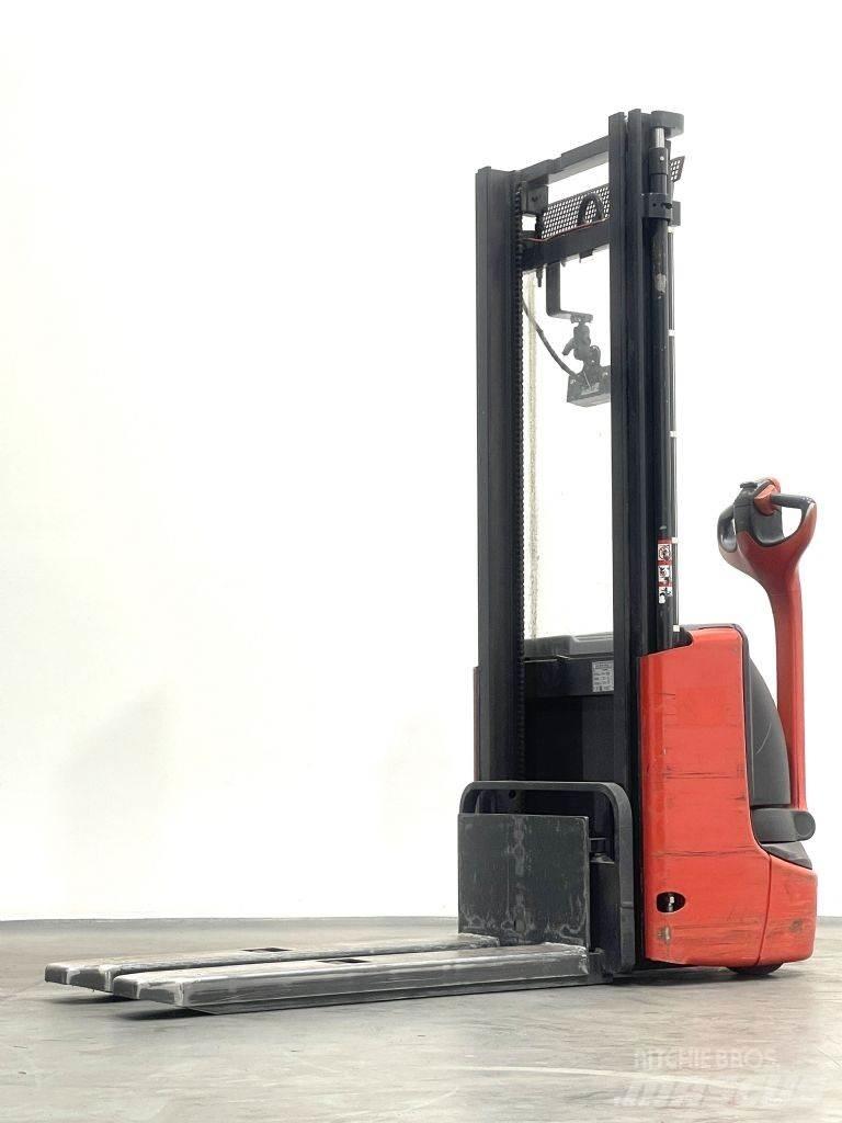 Linde L12 Ročni električni viličar