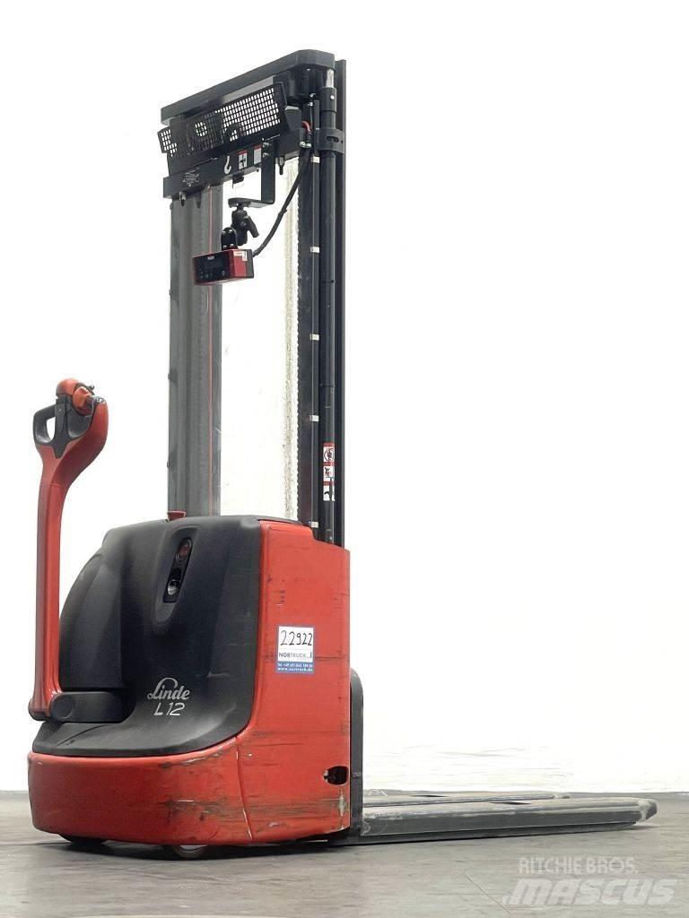 Linde L12 Ročni električni viličar