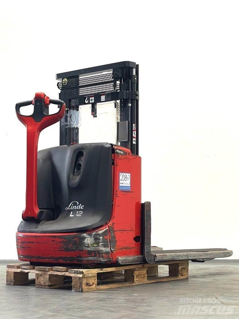 Linde L12-1172 Ročni električni viličar