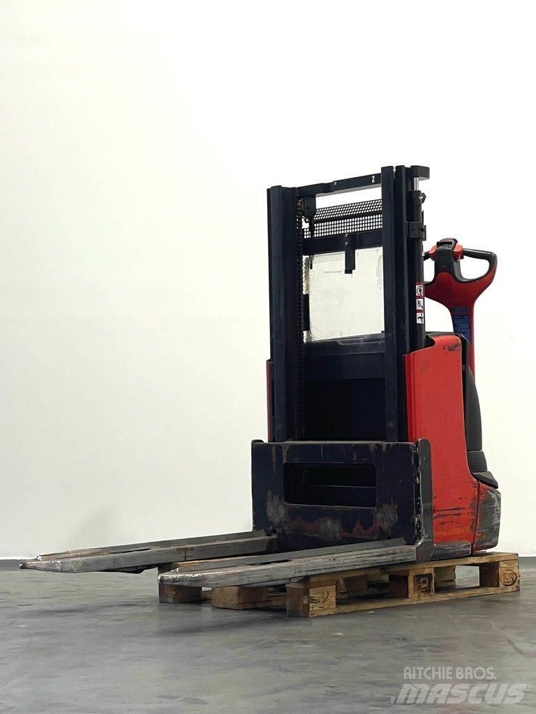 Linde L12-1172 Ročni električni viličar