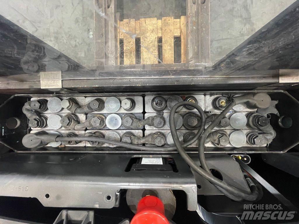 Linde L12-1172 Ročni električni viličar