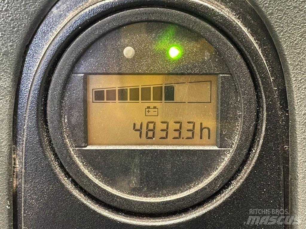 Linde L12-1172 Ročni električni viličar