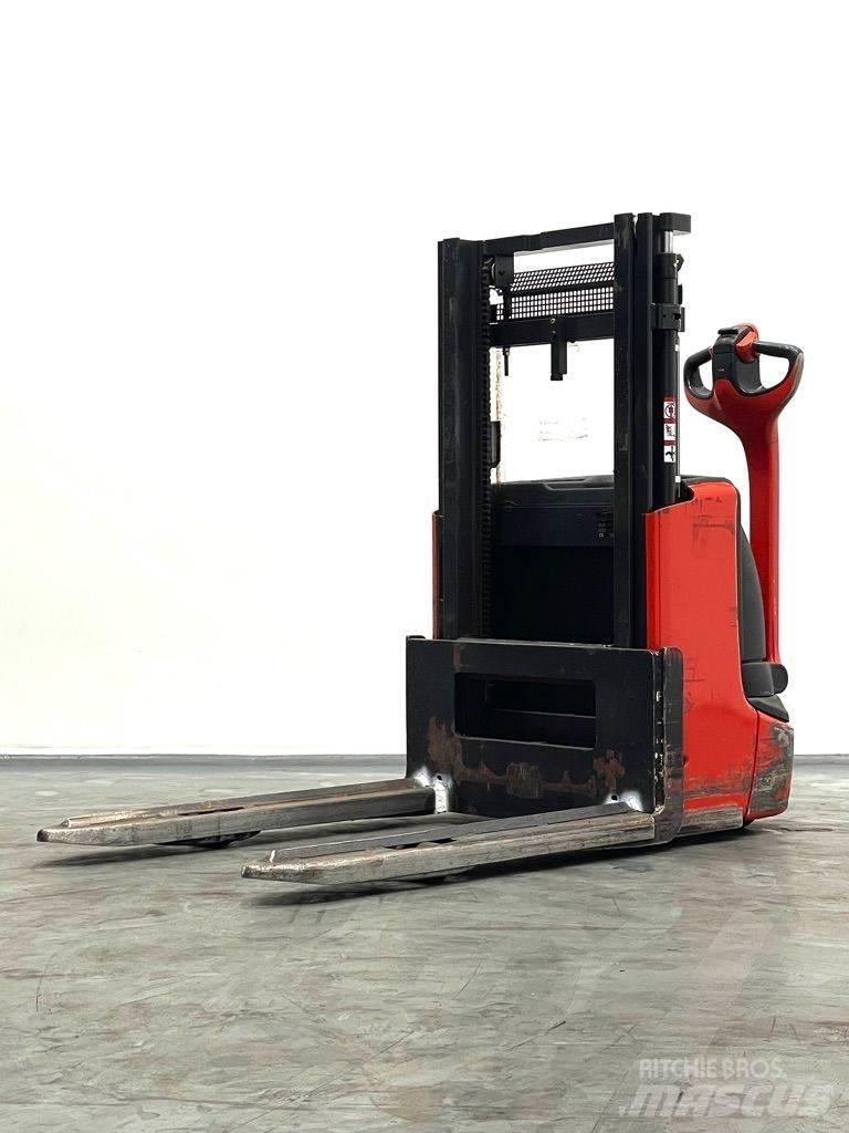 Linde L12-1172 Ročni električni viličar