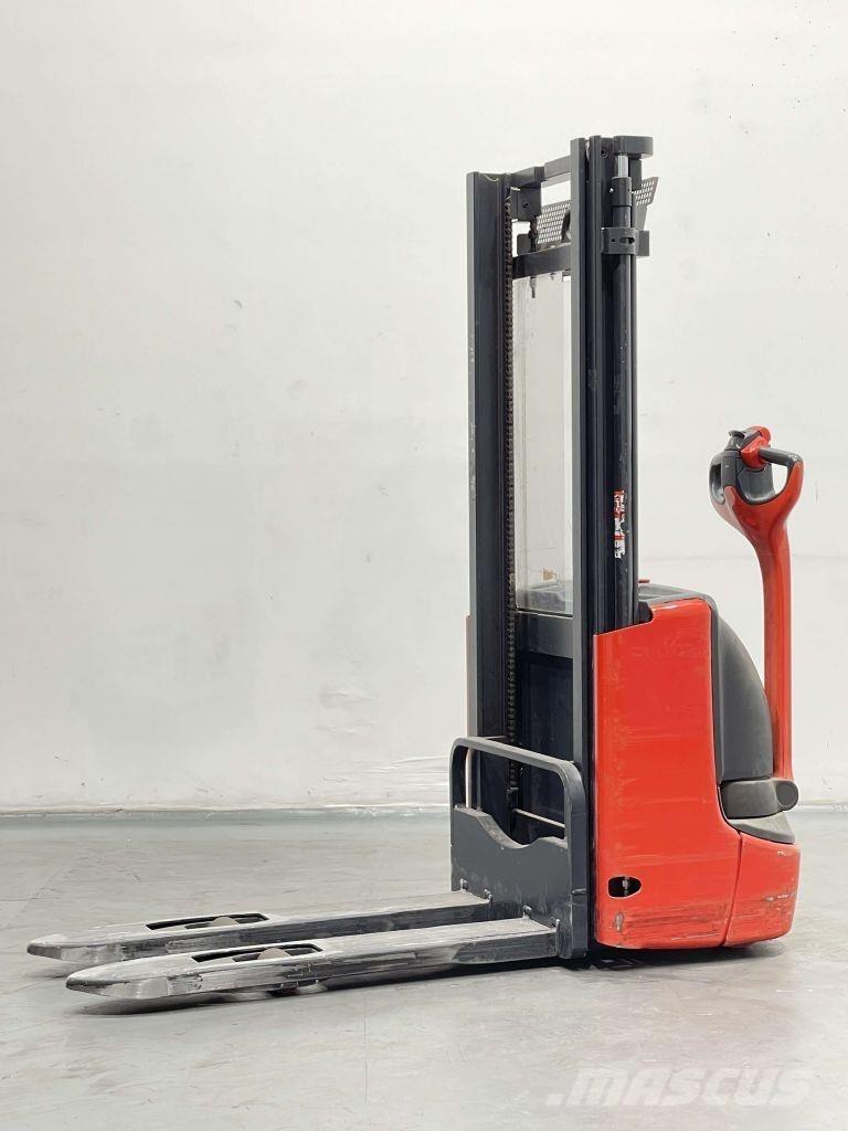 Linde L12-1172 Ročni električni viličar
