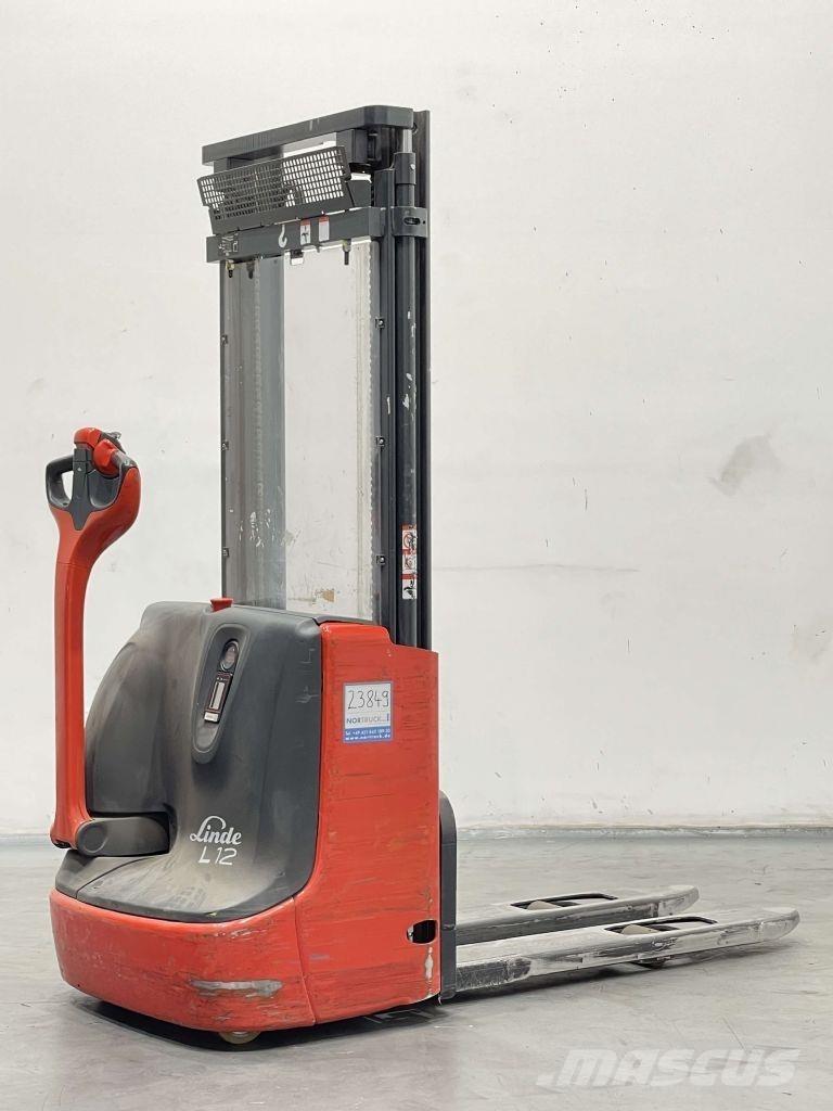 Linde L12-1172 Ročni električni viličar