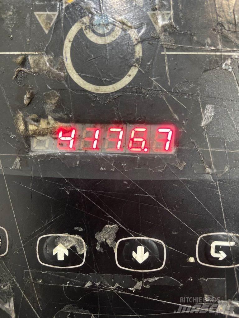 Linde V10-5212 Nizko dvižni komisionirni viličar