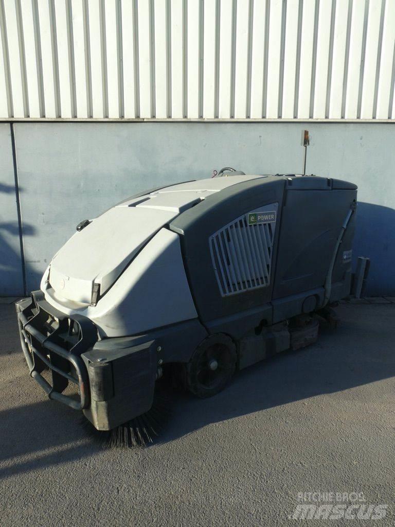 Nilfisk CS7000 1200B Cestni pometači