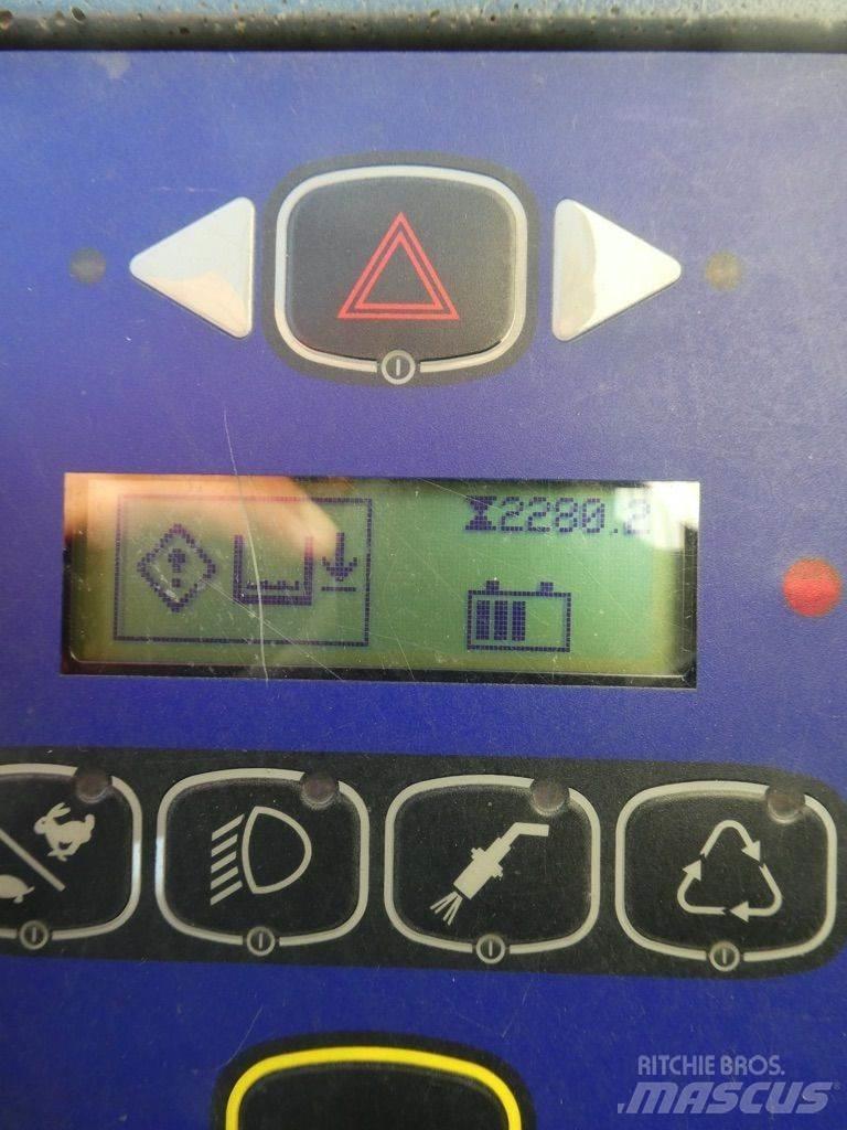 Nilfisk CS7000 1200B Cestni pometači