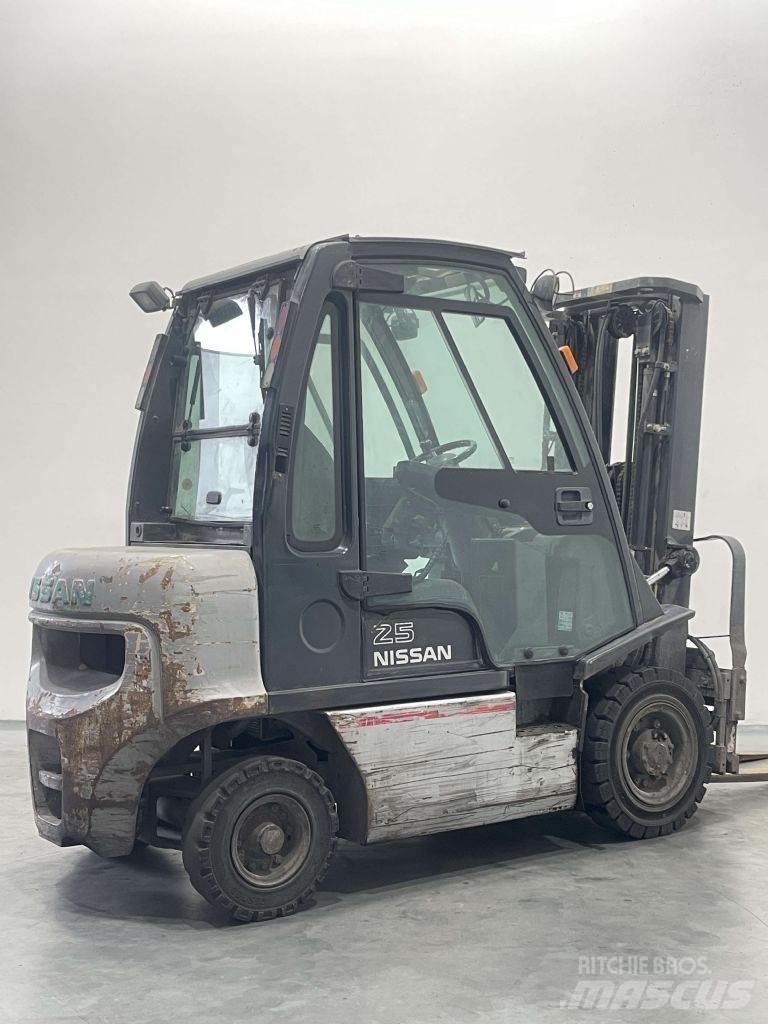 Nissan FD02A250 Dizelski viličarji