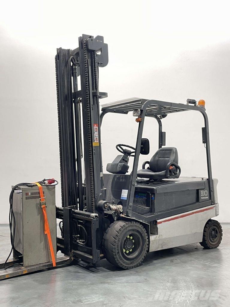 Nissan GQ02L30CU Električni viličarji