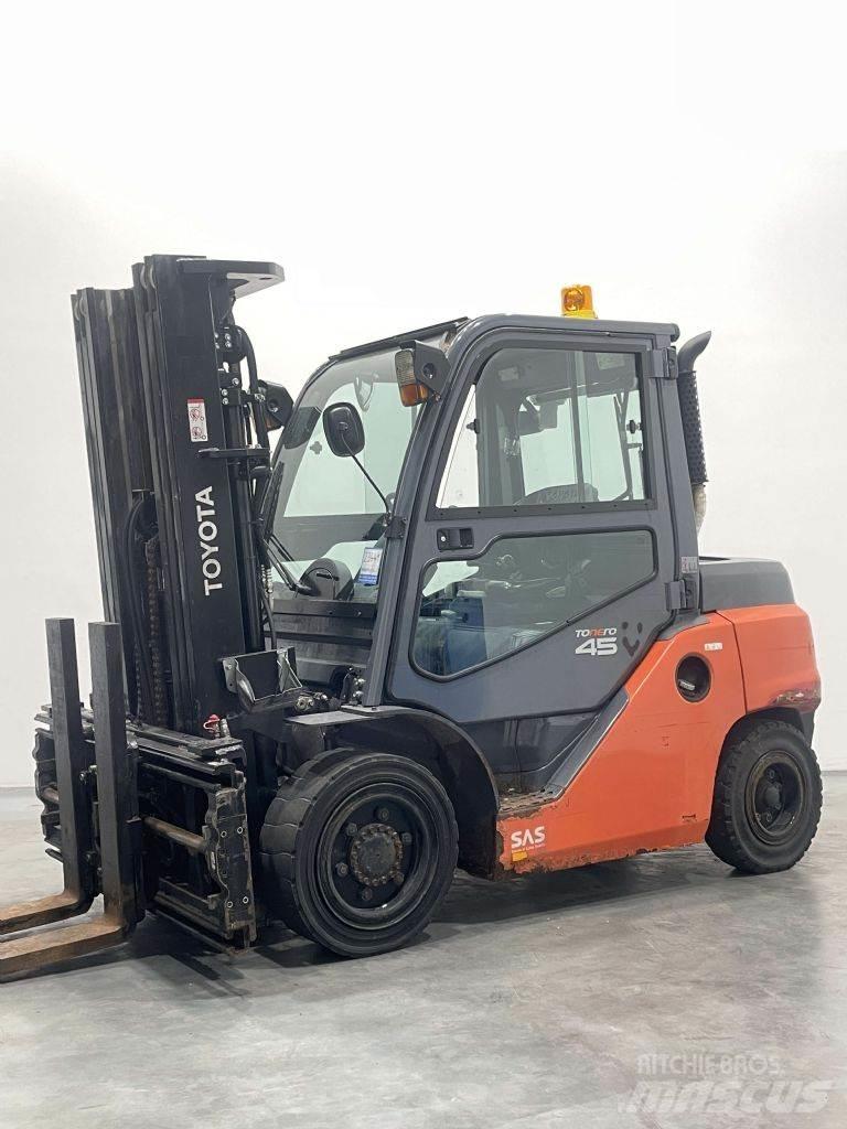 Toyota 40-8FD40N Dizelski viličarji