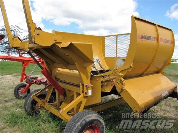 Haybuster 2650 Rezač za bale, oprema za rezanje in odvijanje bal