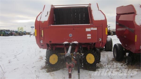 New Holland BR780 Balirke (okrogle bale)
