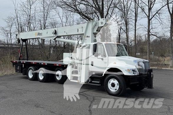 Altec AC26-103B Tovornjaki z žerjavom