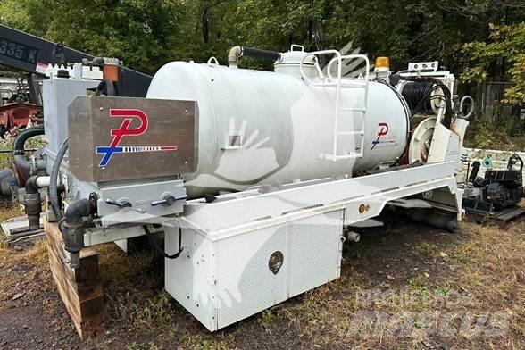  KEITH HUBER J12 Polprikolice cisterne