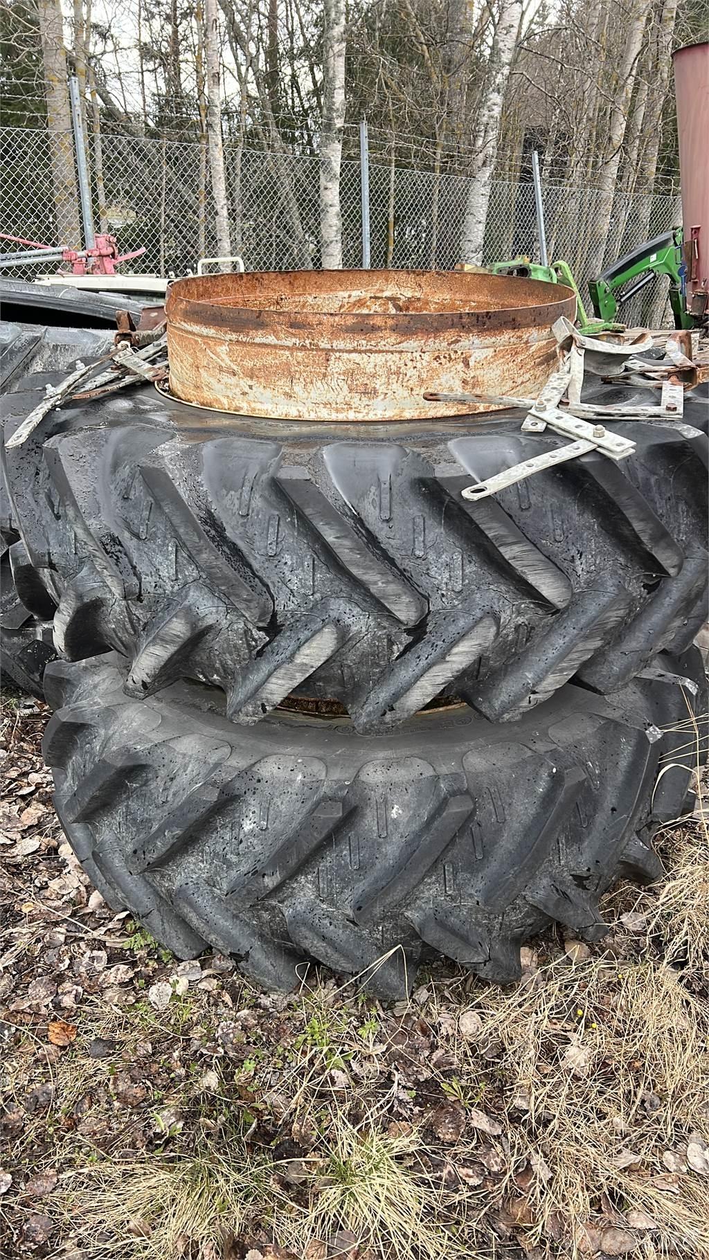  20.8R 38 Gume, kolesa in platišča