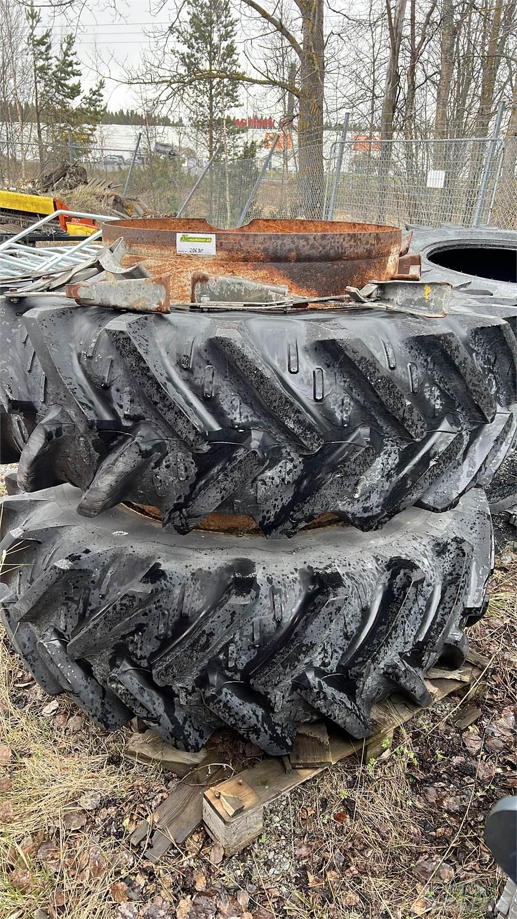  20.8R 38 Gume, kolesa in platišča