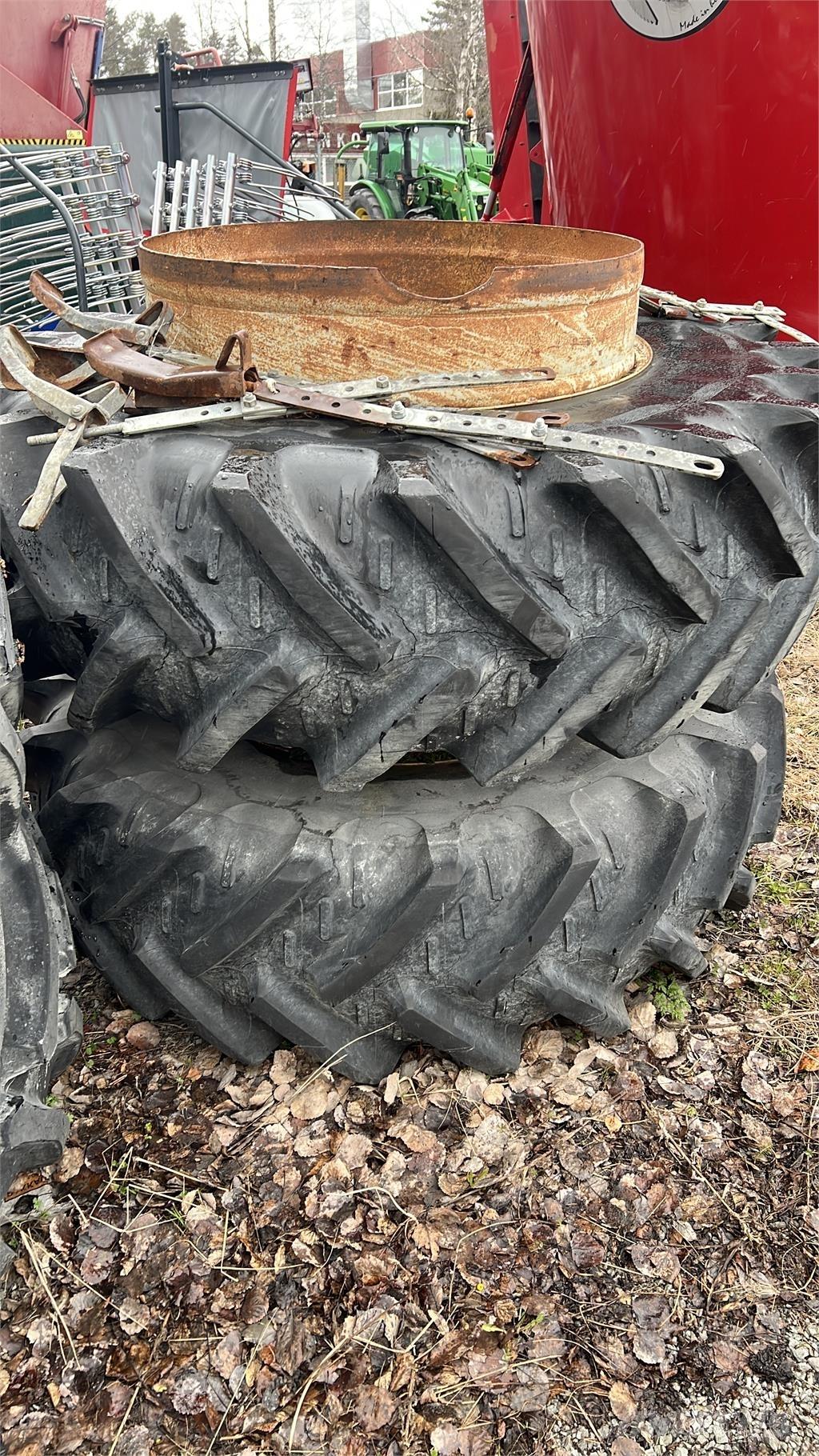  20.8R 38 Gume, kolesa in platišča