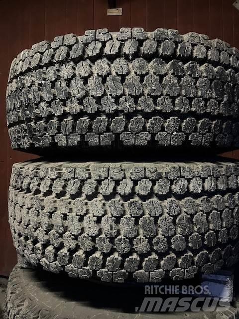  26.5X25 SNÖHJUL Gume, kolesa in platišča